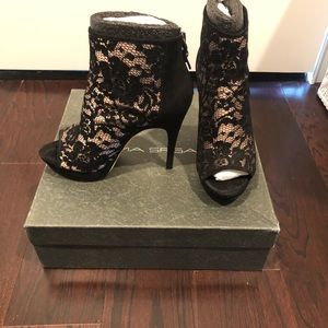 Via Spiga Evanna Lace Bootie 7.5